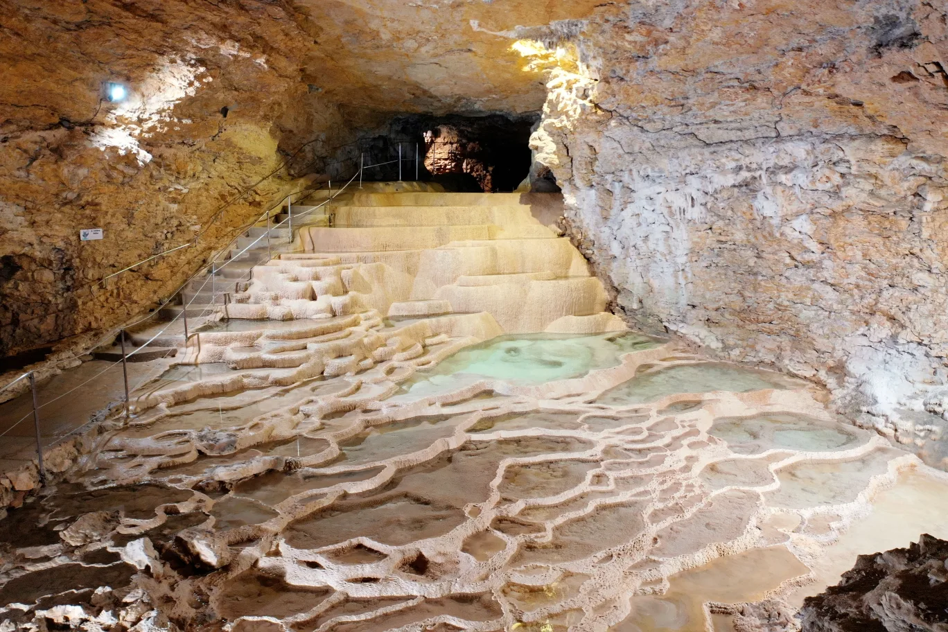 les-grottes-de-la-balme